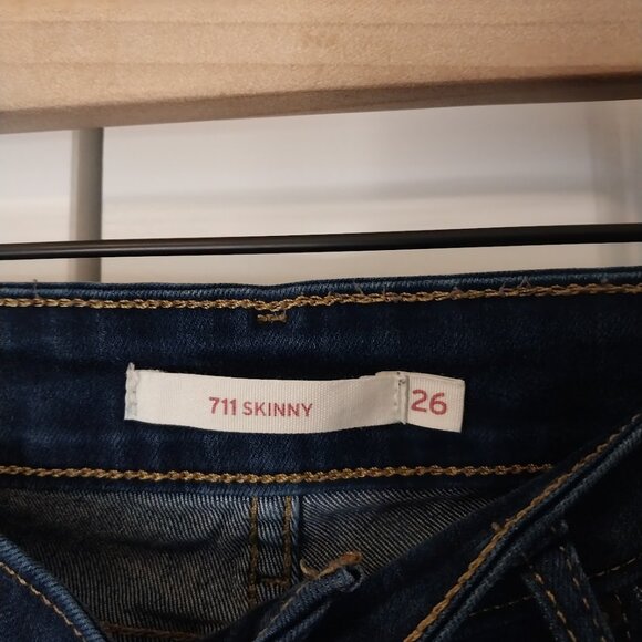 Levi Skinny 711 Jeans - Picture 5 of 9